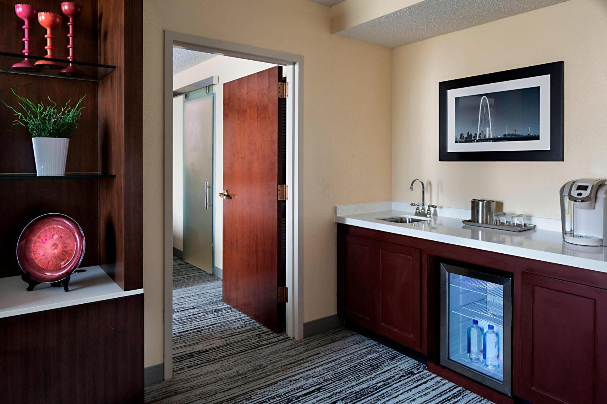 Marriott Dfw Airport South Hotel